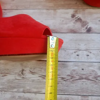 Sandalias tacón alto color coral, BERSHKA, t. 37.