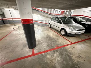 Garaje en alquiler en El Camp de l'Arpa del Clot en Barcelona