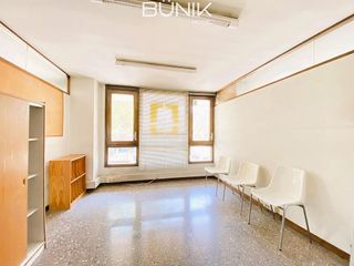 Oficina en alquiler en Les Tres Torres en Barcelona