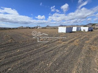 Terreno en venta en Villa de Teguise en Teguise