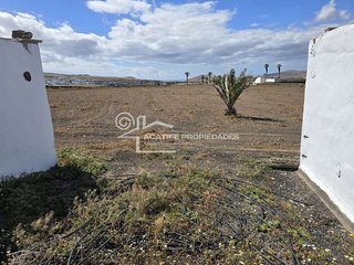 Terreno en venta en Villa de Teguise en Teguise