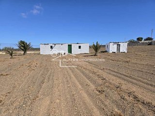 Terreno en venta en Villa de Teguise en Teguise