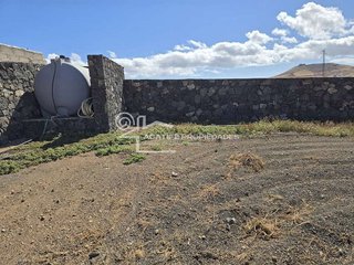 Terreno en venta en Villa de Teguise en Teguise