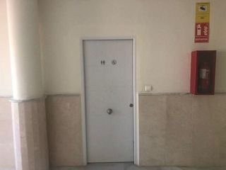 Oficina en alquiler en Centro en Tomares