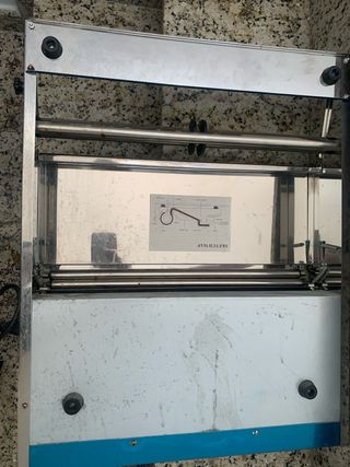 Selladora de bandejas de alimentos