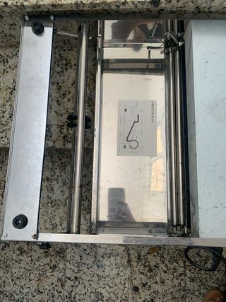 Selladora de bandejas de alimentos