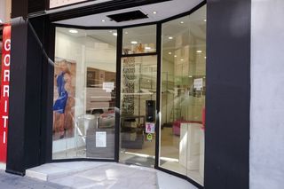 Local comercial en alquiler en Ensanche en Pamplona