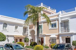 Garaje en venta en Los Naranjos - Las Brisas en Marbella