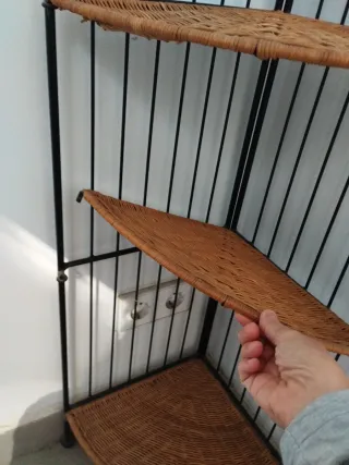 Mueble Rinconero Metálico y Mimbre