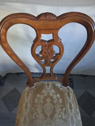 Juego de 6 sillas de madera y tela