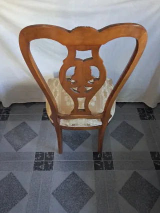 Juego de 6 sillas de madera y tela