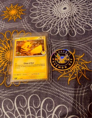 Carta Pokémon Pikachu 30 Aniversario Mint + Moneda