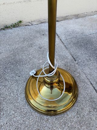 Lámpara de pie vintage dorada