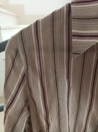 Camisa Zara Rayas Beige y Marrón entallada.