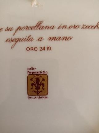 Piatto antico con incisione oro immagine sacra