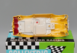 Aston Martin BD4 Triang Scalextric (LEER)