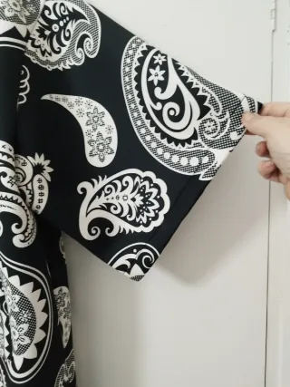 Abrigo Neopreno Estampado Blanco y Negro