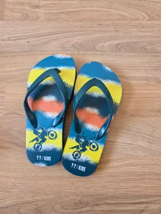 Zapatillas de agua/ playa niño T.28-29