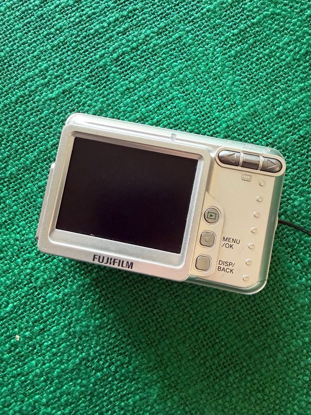 Fotocamera Fujifilm FinePix A700 + custodia Avec