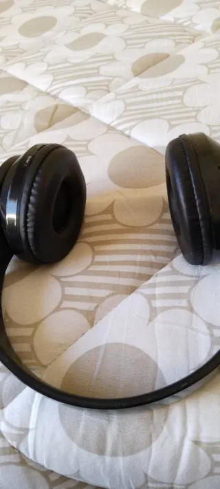 Auriculares negros.nuevos por 6€