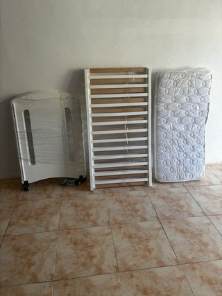 Mini cuna con estructura plegable