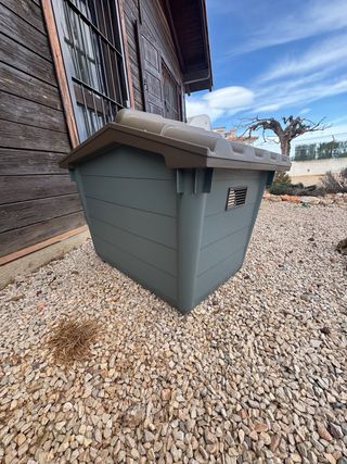 Caseta para perros gris y marrón