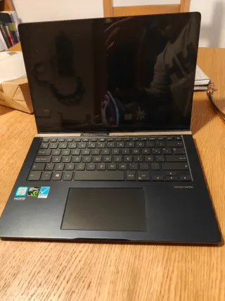 ASUS Zenbook Pro 14 (UX480) 16 RAM/ 512 Gigas