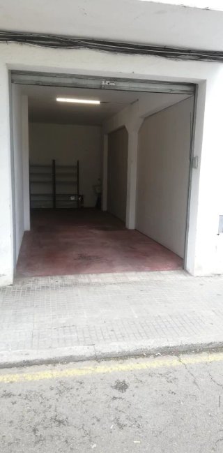 Se alquila local de 26 metros cuadrados en salt.
