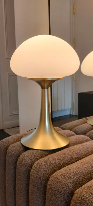 Lámpara de mesa (no envío)