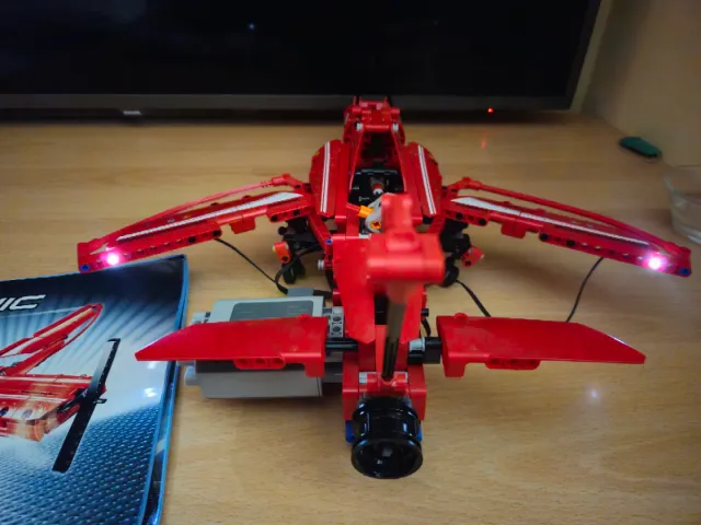 LEGO Technic 9394 areo con lego 8293 power fuction