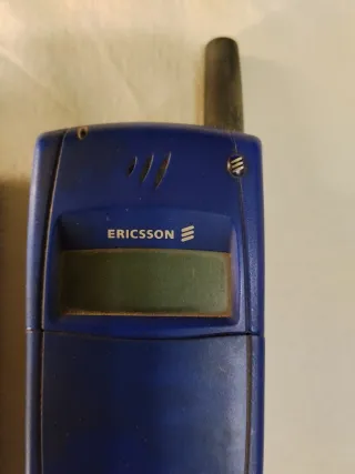 Lote 2 Teléfonos Móviles Ericsson y LG