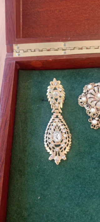 Aderezo racimo  fallera adulta oro.