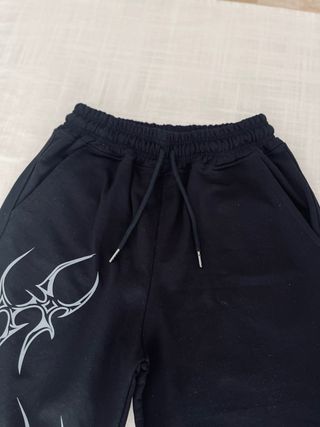 Pantalón Trapstar Negro con Diseño Tribal