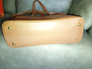 Bolso marrón acolchado