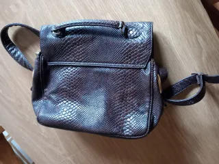 Borsa donna effetto pitone marrone.