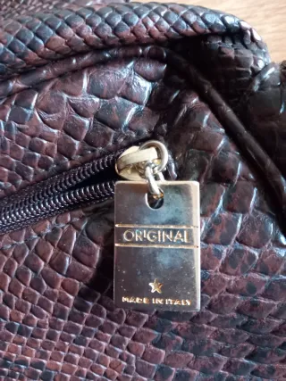 Borsa donna effetto pitone marrone.