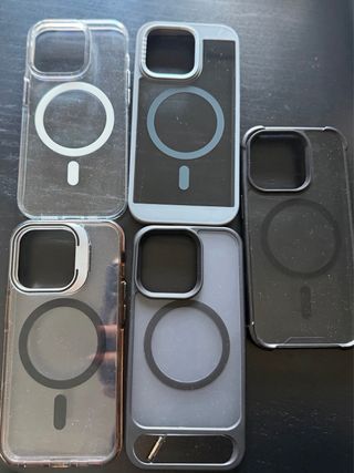 iPhone 14 Pro Negro + 11 fundas + cable original