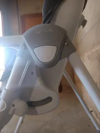 Trona para bebé gris