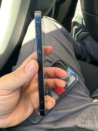 iPhone 12 Negro/Azul Marino 79% Batería