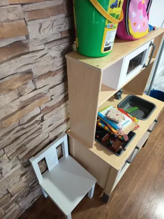 Cocinita infantil con silla