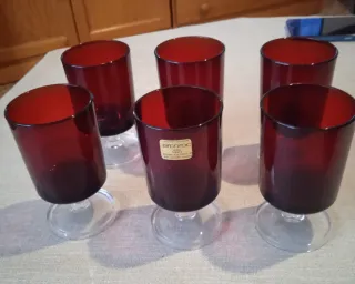 12 Copas Arcoroc Vintage Rojas