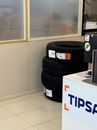 Neumáticos Tracmax 235/65 R17 108W Nuevos +llantas