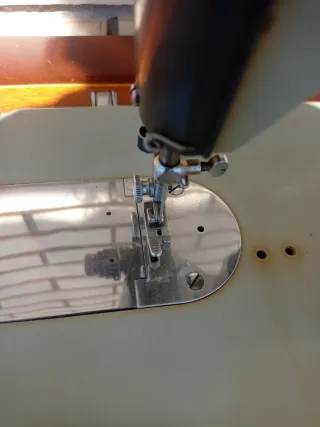 Máquina de coser ALFA antigua