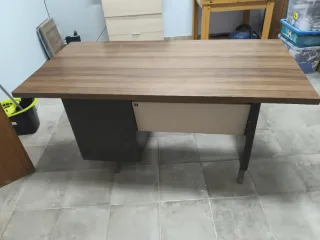 Mesa de oficina antigua hierro y madera