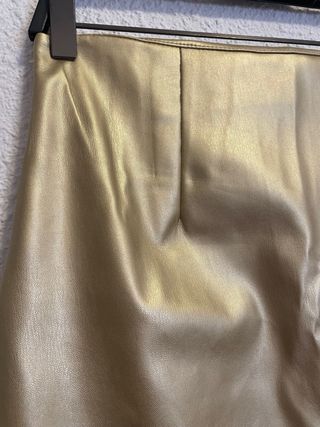 Falda dorada efecto piel