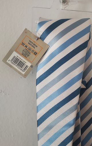 T357. Corbata DOC seda rayas azul y blanco