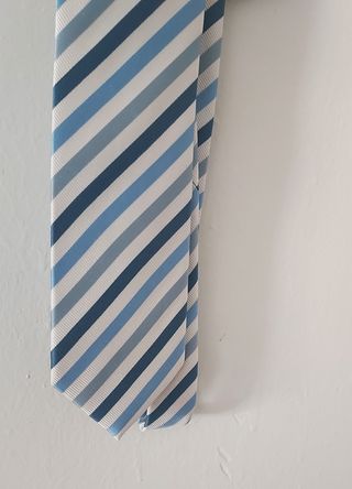 T357. Corbata DOC seda rayas azul y blanco