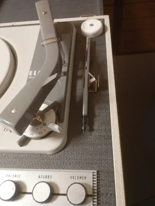 Tocadiscos ELAC Colección Beige/Gris