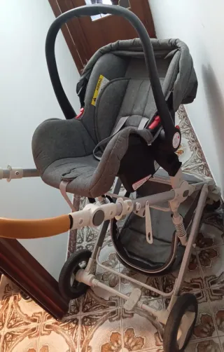 Silla de coche para bebé gris