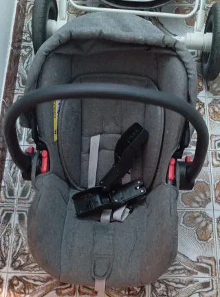 Silla de coche para bebé gris